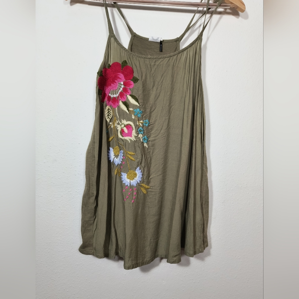 Floral Embroidered tank